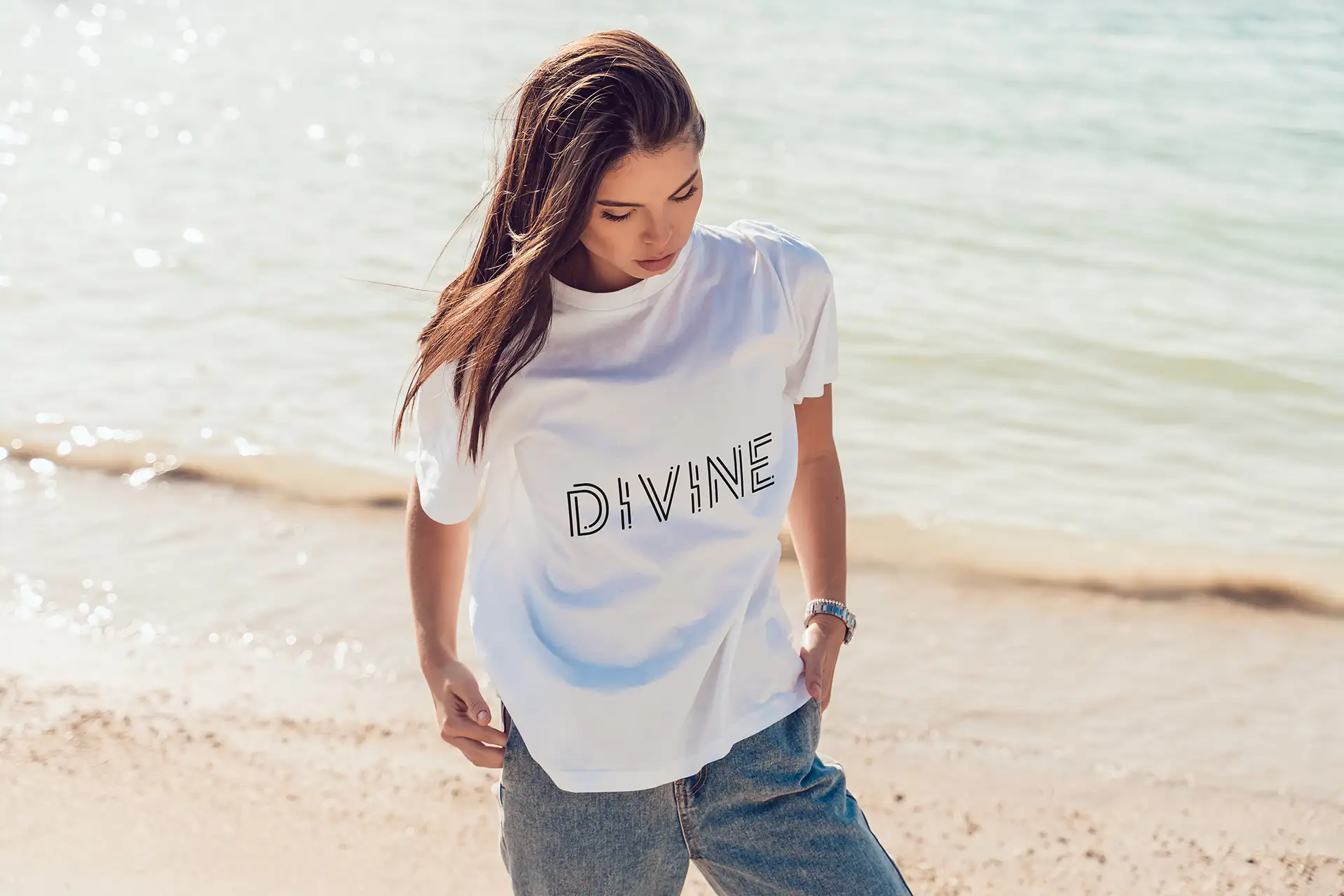 Visuel t-shirt Divine